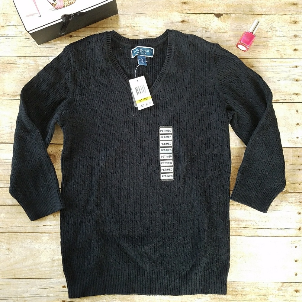 Karen Scott v neck sweater size M petite.